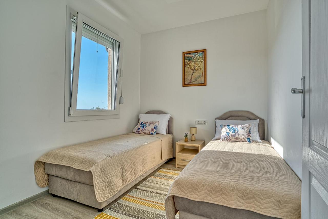 Two Bedroom House With Sea View Maj Buljarica Esterno foto